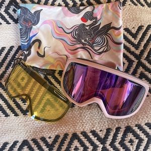 Women’s Smith Riot Chromapop Snowboarding Goggles + bonus lens size medium